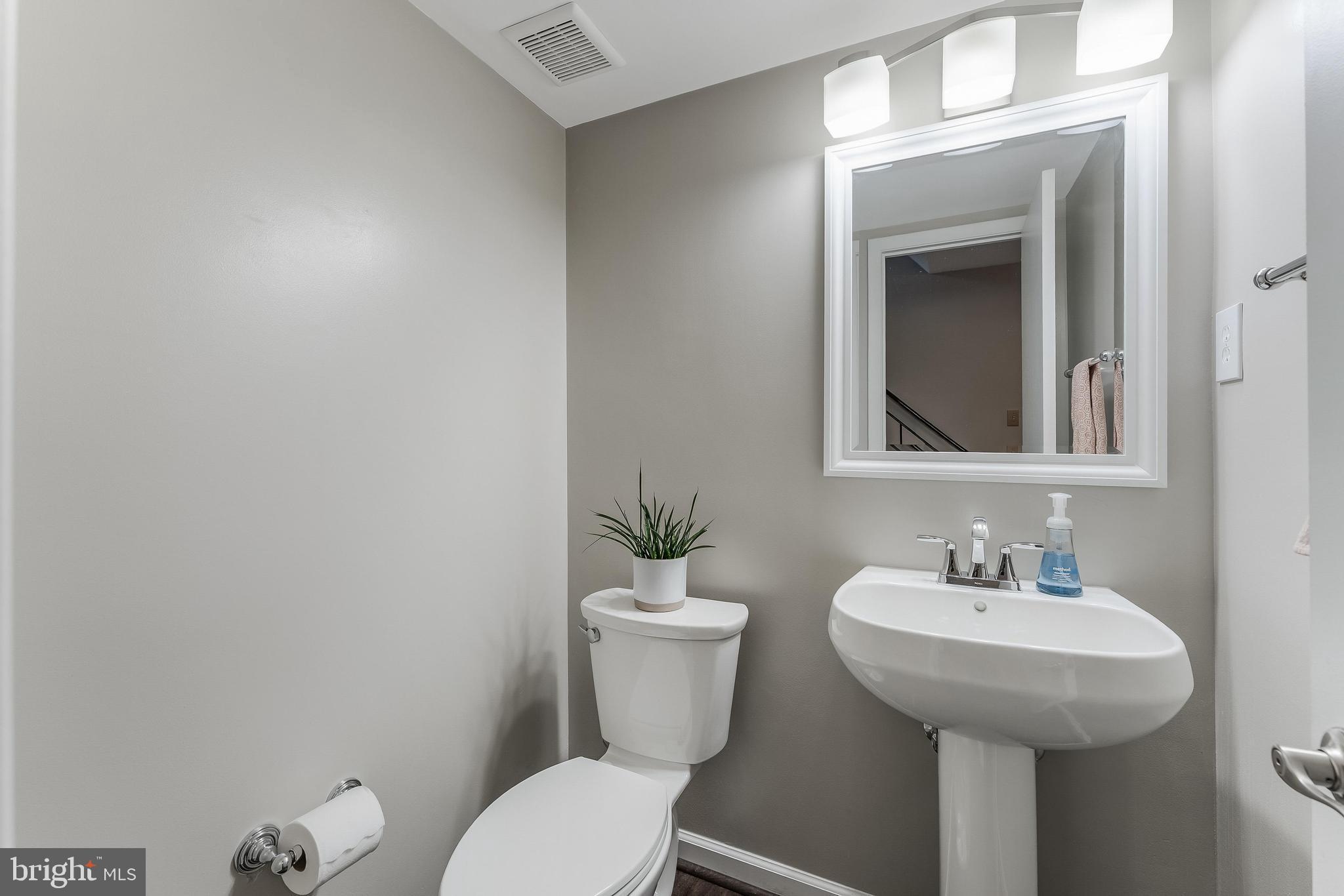 2202 S QUINCY STREET 2