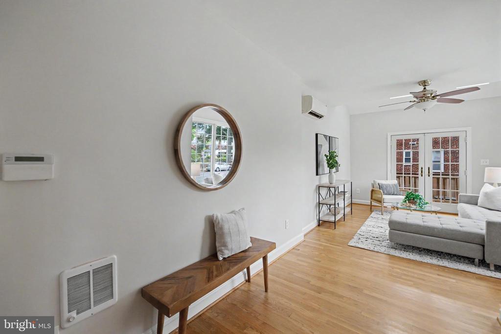 638 N Nelson St, -2213, United States
