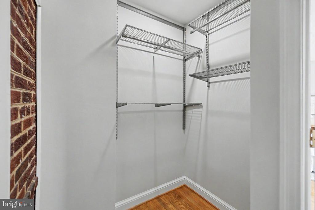 638 N Nelson St, -2213, United States