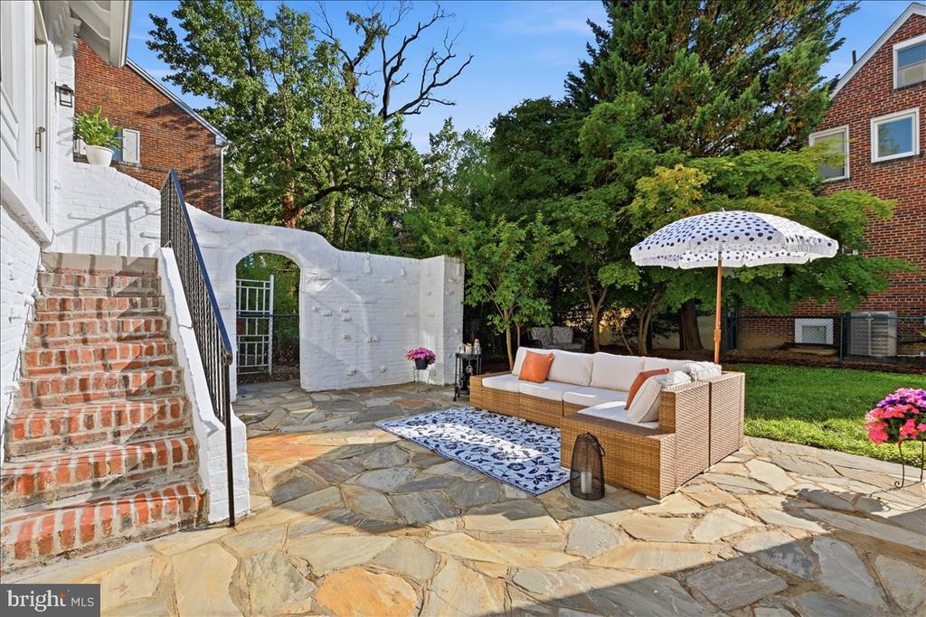 2800 S ARLINGTON RIDGE ROAD