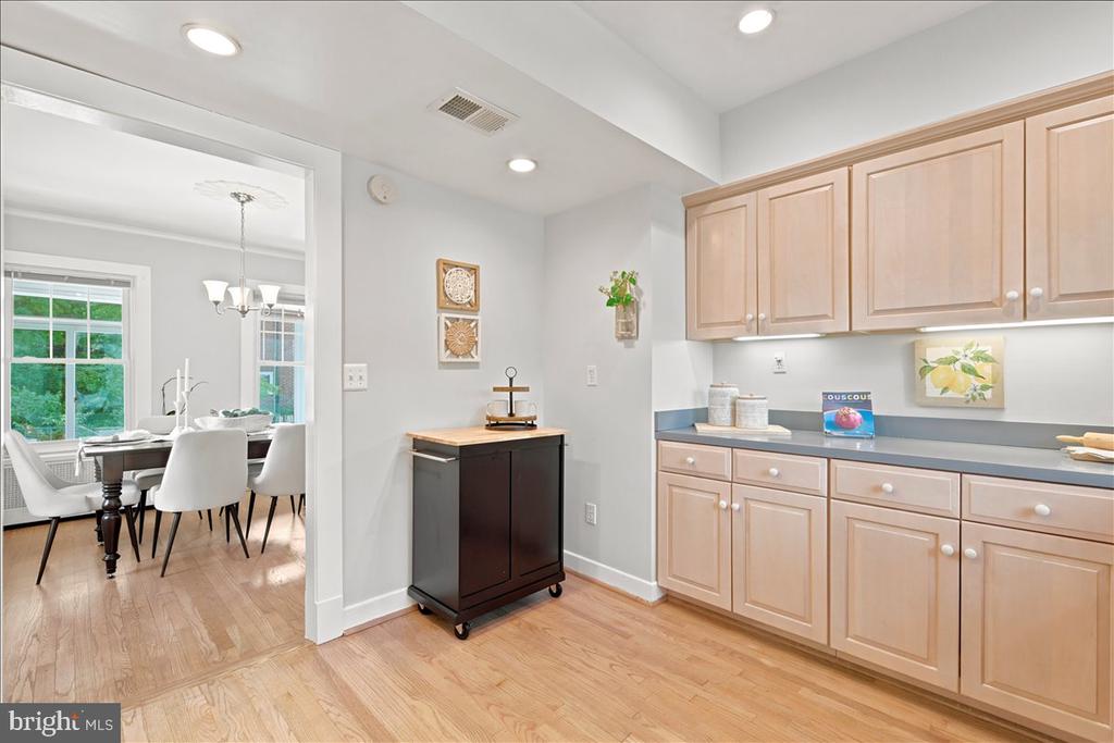 2800 S ARLINGTON RIDGE ROAD