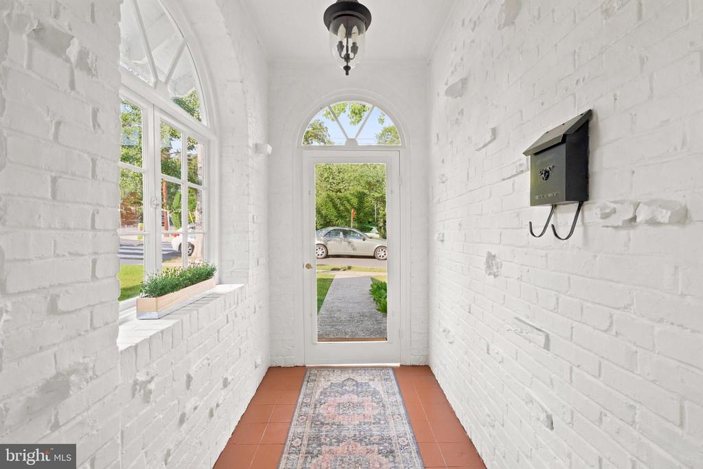 2800 S ARLINGTON RIDGE ROAD