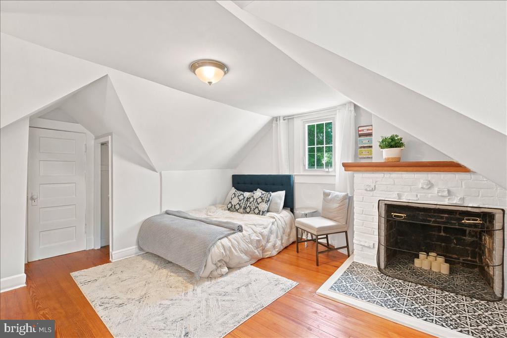 2800 S ARLINGTON RIDGE ROAD