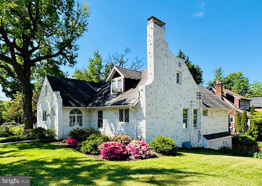 2800 S ARLINGTON RIDGE ROAD