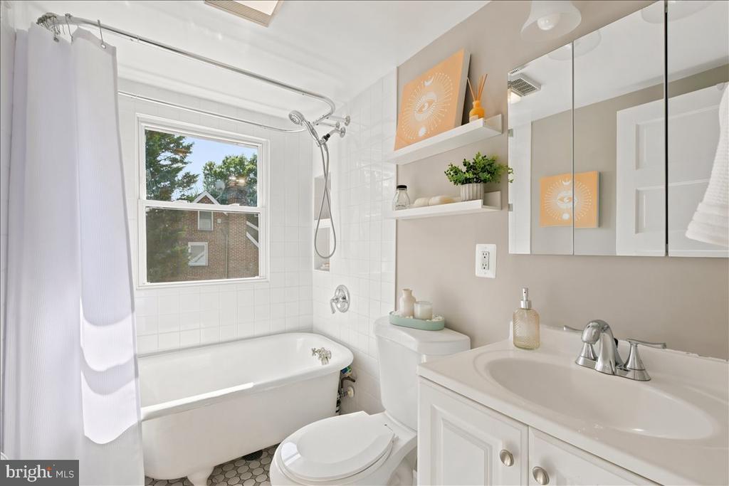 2800 S ARLINGTON RIDGE ROAD