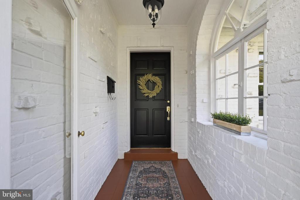 2800 S ARLINGTON RIDGE ROAD