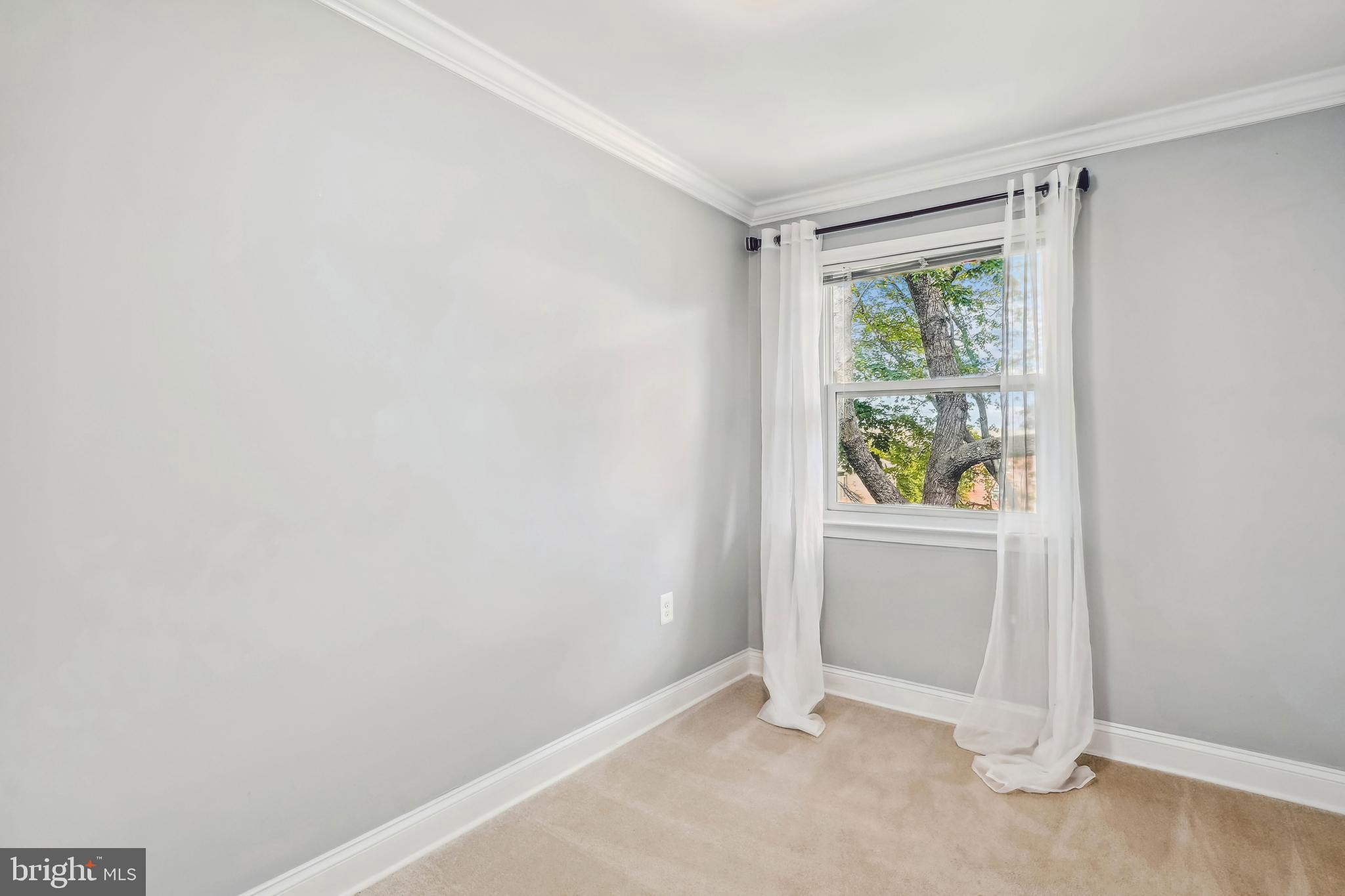 5909 QUANTRELL AVE #203