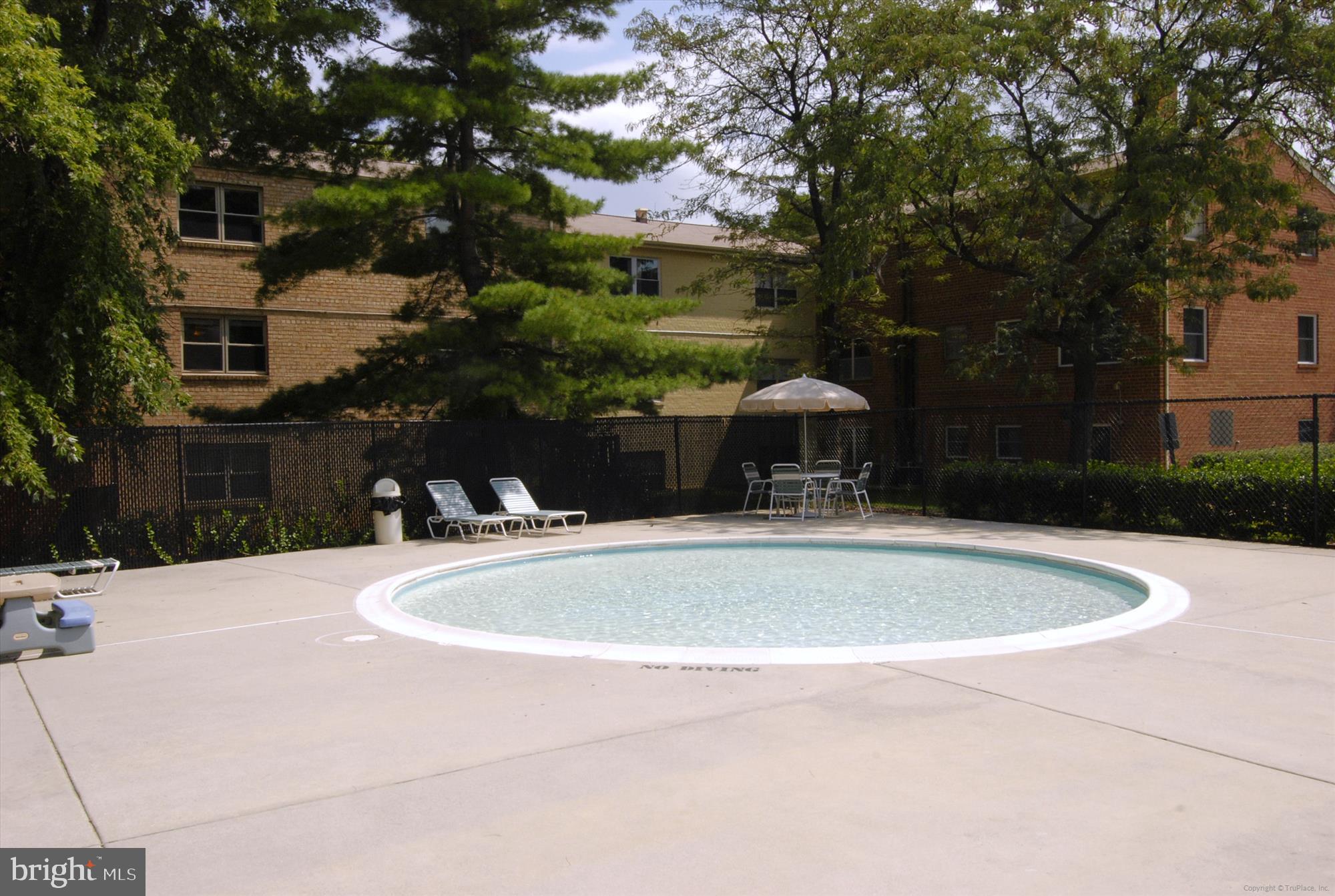 5909 QUANTRELL AVE #203