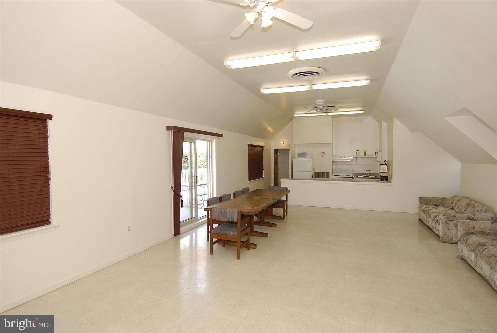 5909 QUANTRELL AVE #203