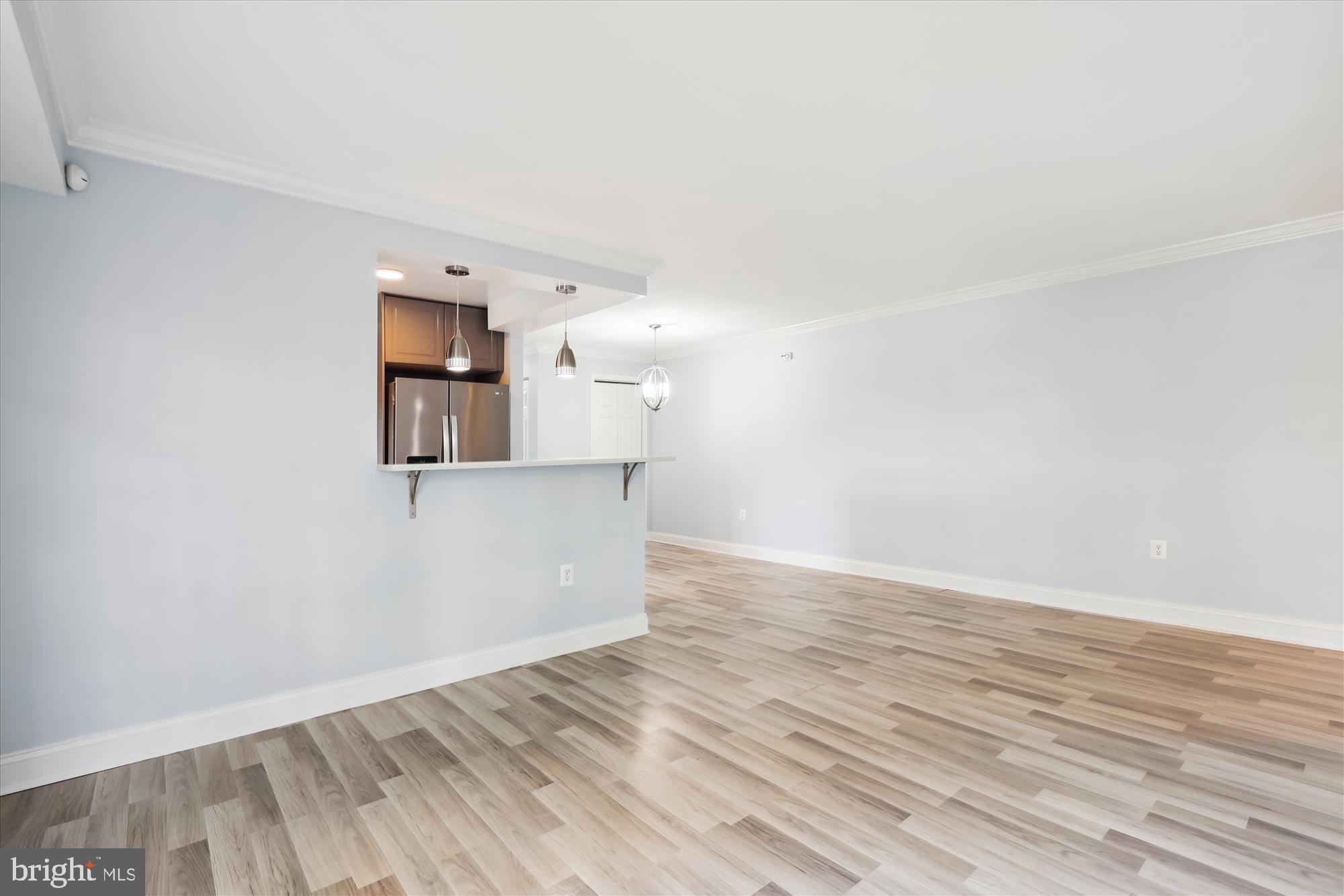 5909 QUANTRELL AVE #203