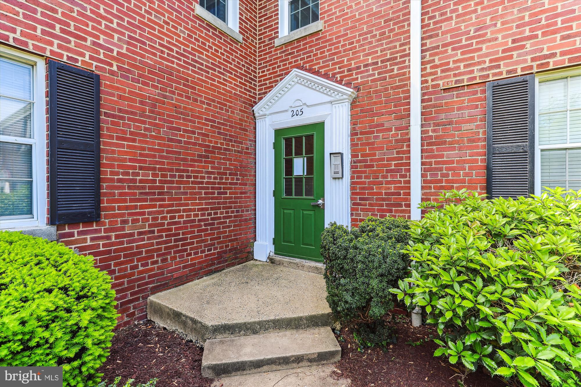 205 E GLEBE RD #E