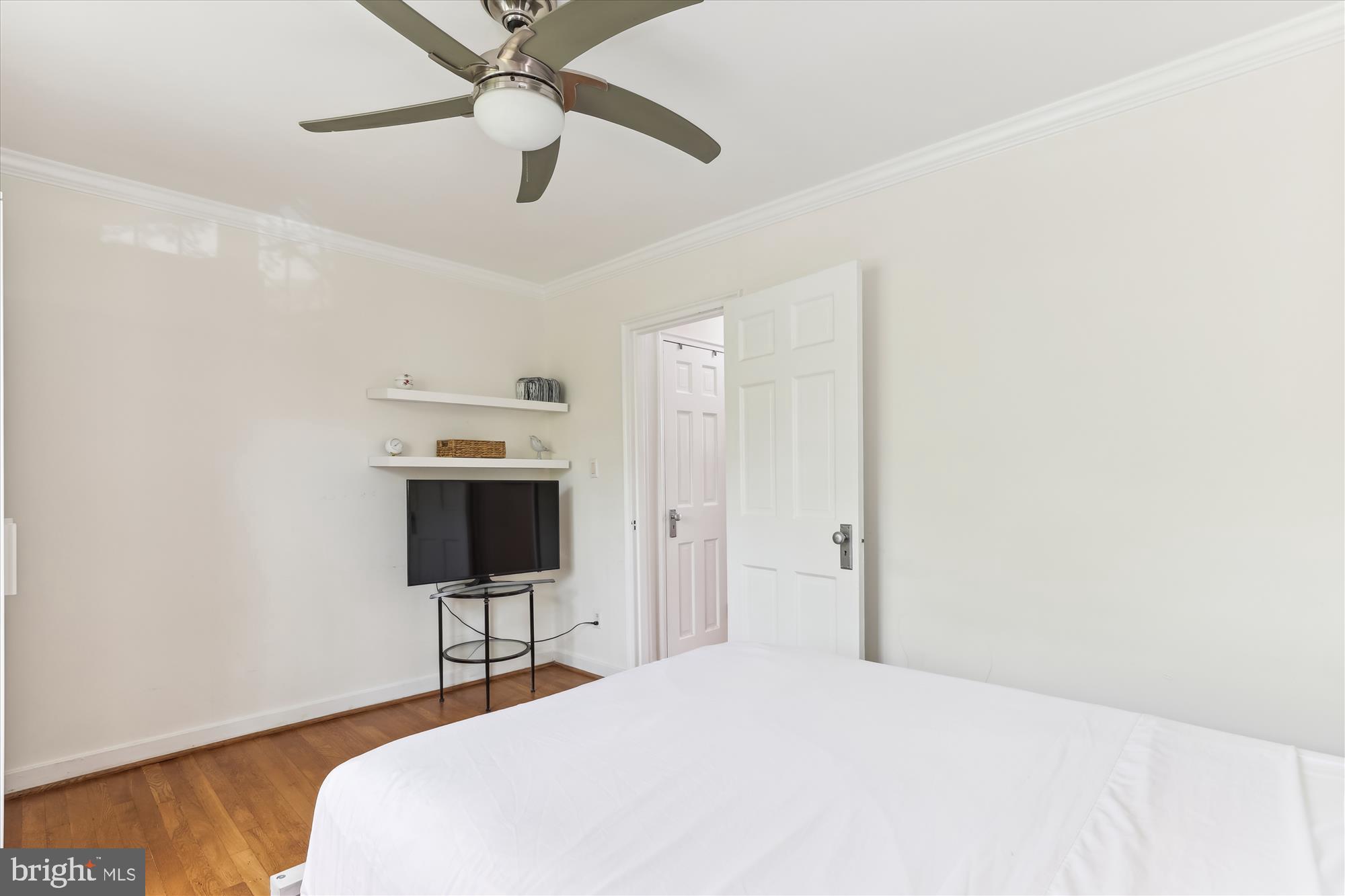 205 E GLEBE RD #E