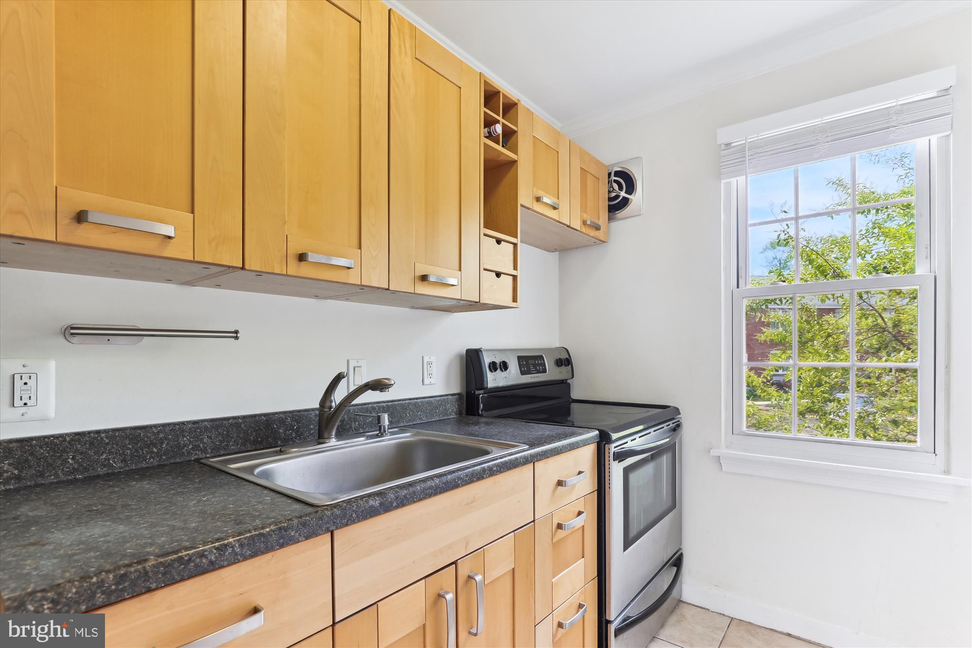 205 E GLEBE RD #E