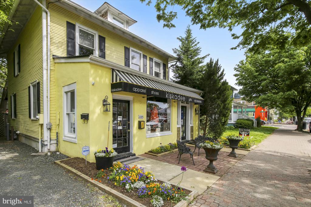 205 E GLEBE RD #E