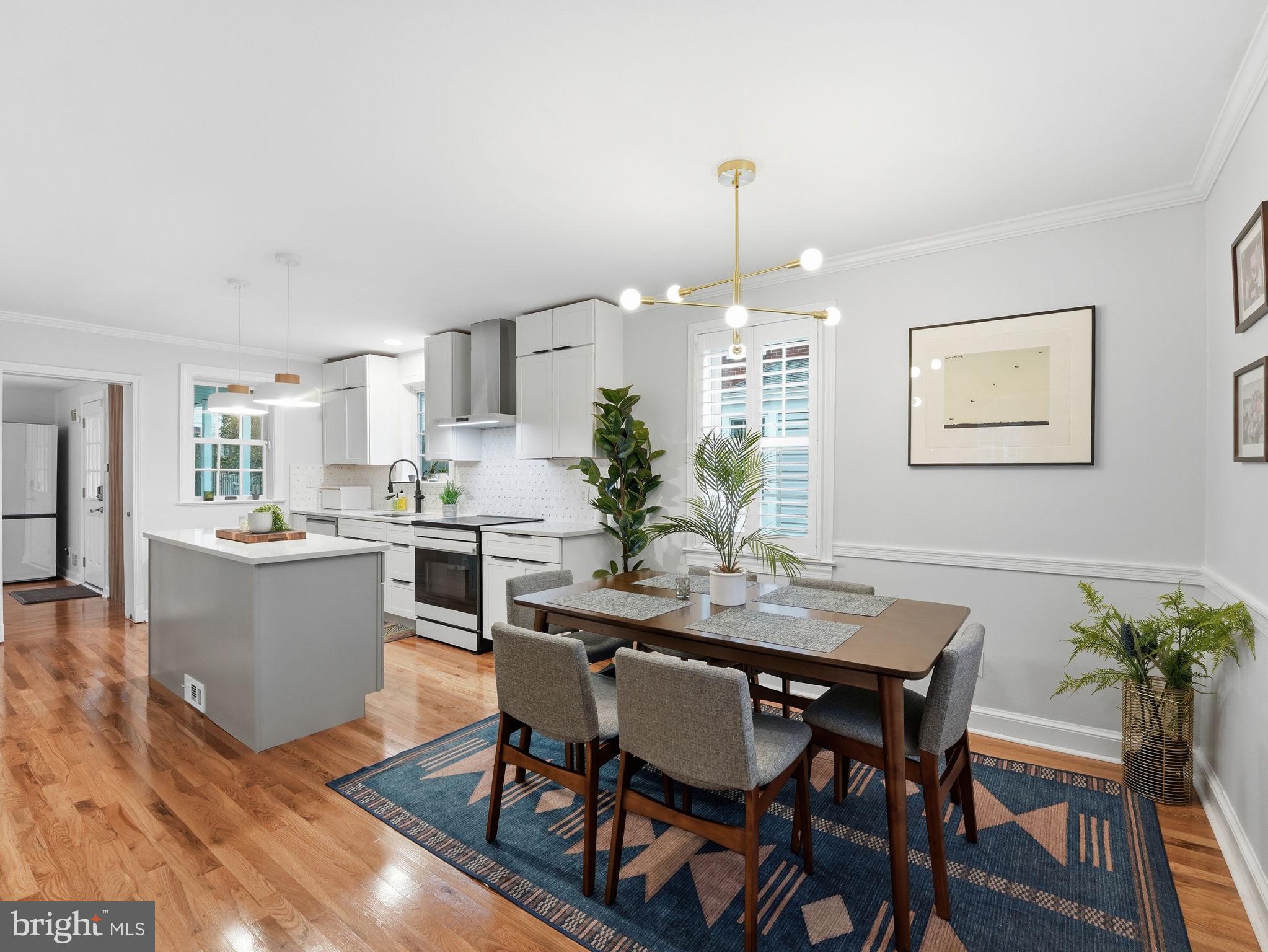 1608 CRESTWOOD DRIVE