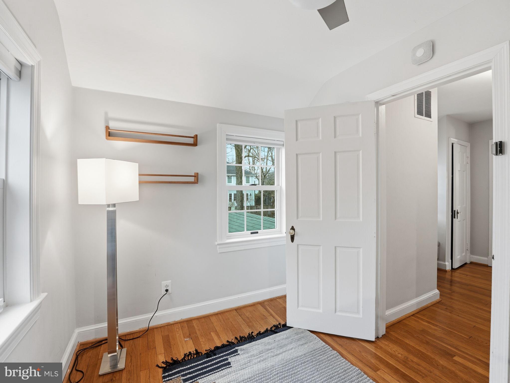 1608 CRESTWOOD DRIVE