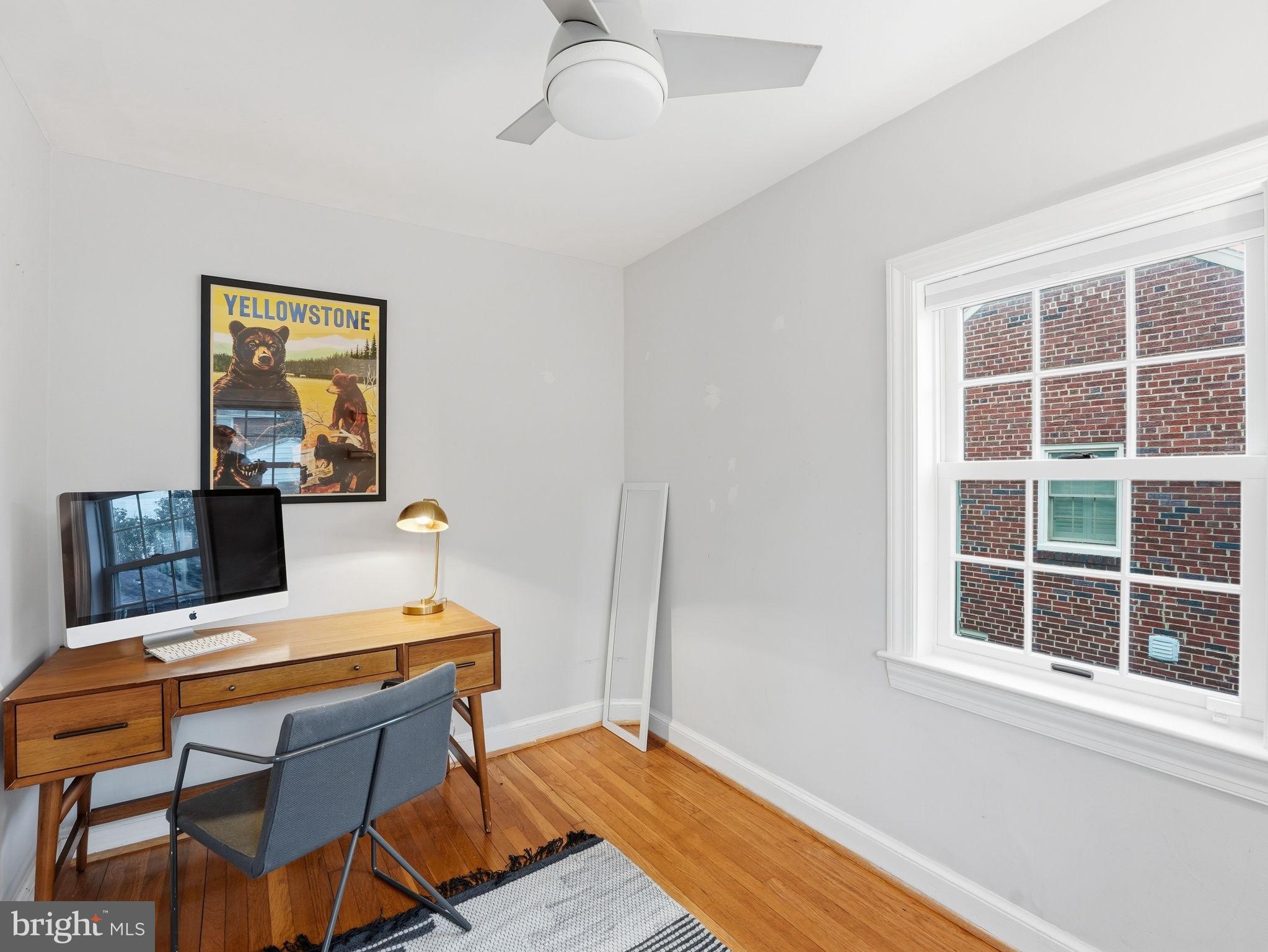 1608 CRESTWOOD DRIVE