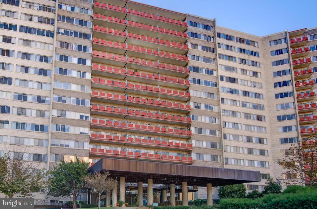 5340 HOLMES RUN PARKWAY 1017