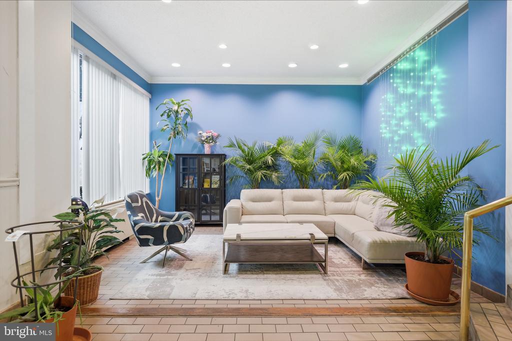 5340 HOLMES RUN PARKWAY 1017