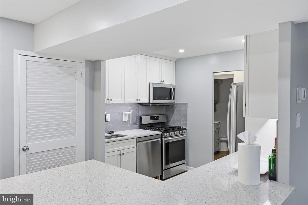 5340 HOLMES RUN PARKWAY 1017