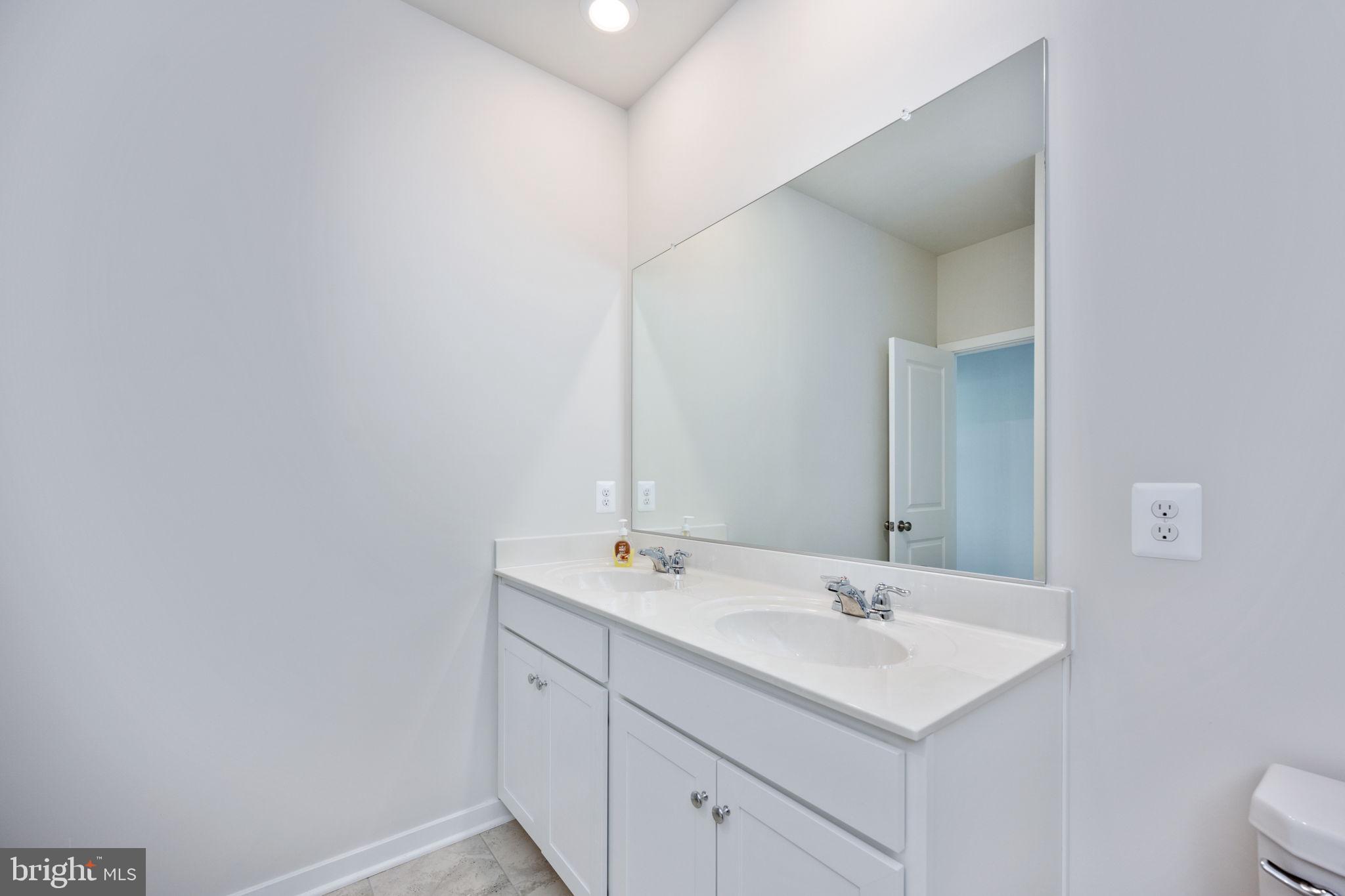 2044 Armstrong Terrace