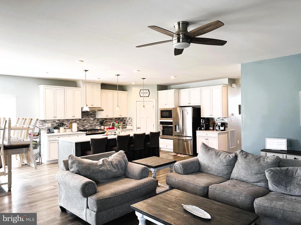 14905 Mapleridge Rd