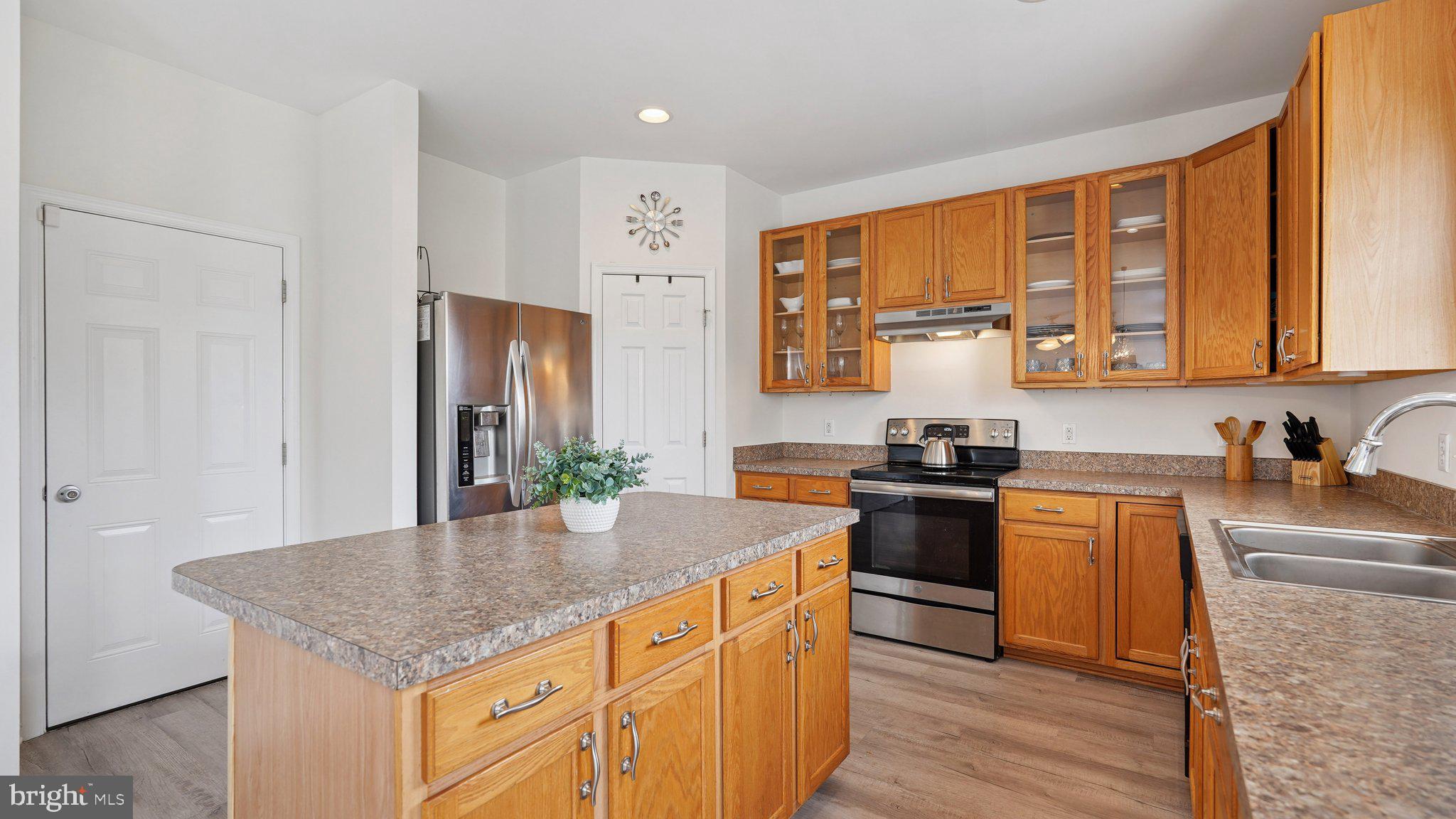 1917 MEADOW LARK DRIVE