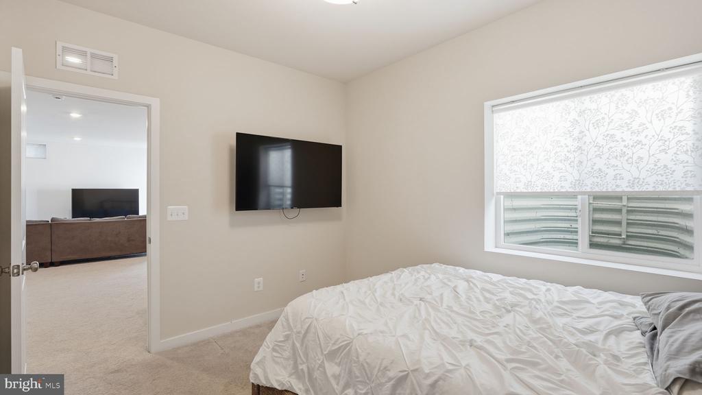 2124 BERWICK DRIVE