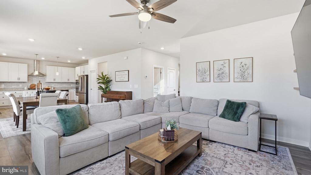 2124 BERWICK DRIVE