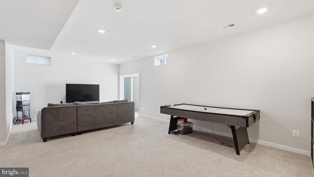 2124 BERWICK DRIVE