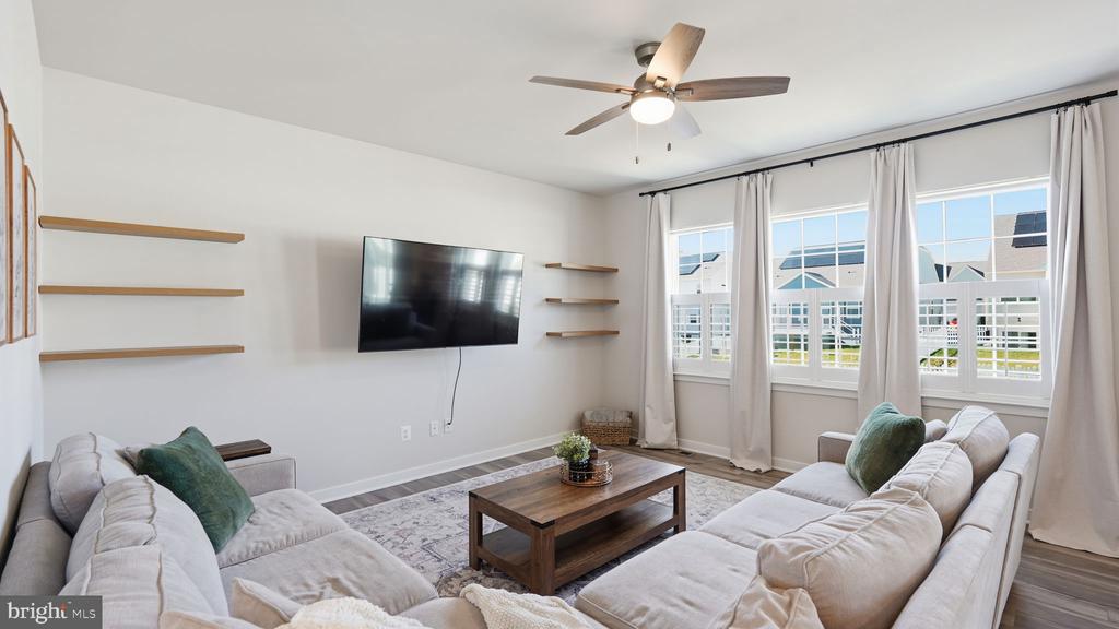 2124 BERWICK DRIVE