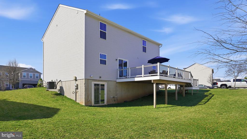 2402 BUTTERNUT LANE