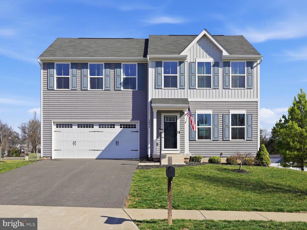 2402 BUTTERNUT LANE