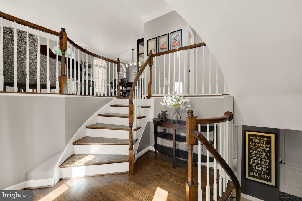 139 REES PLACE