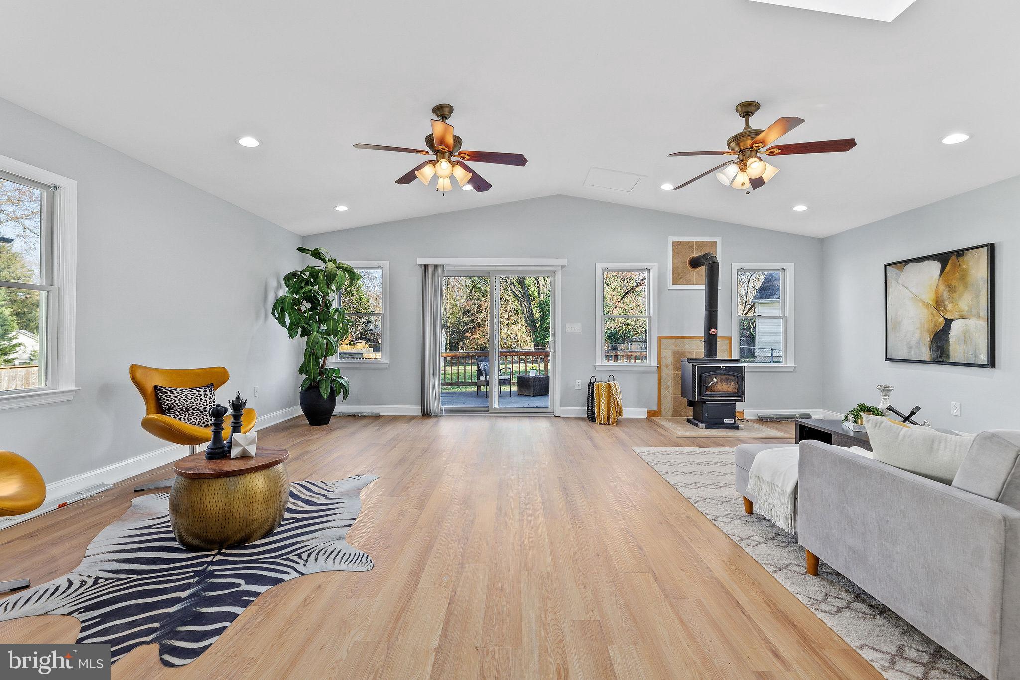 10131 Dwight Ave