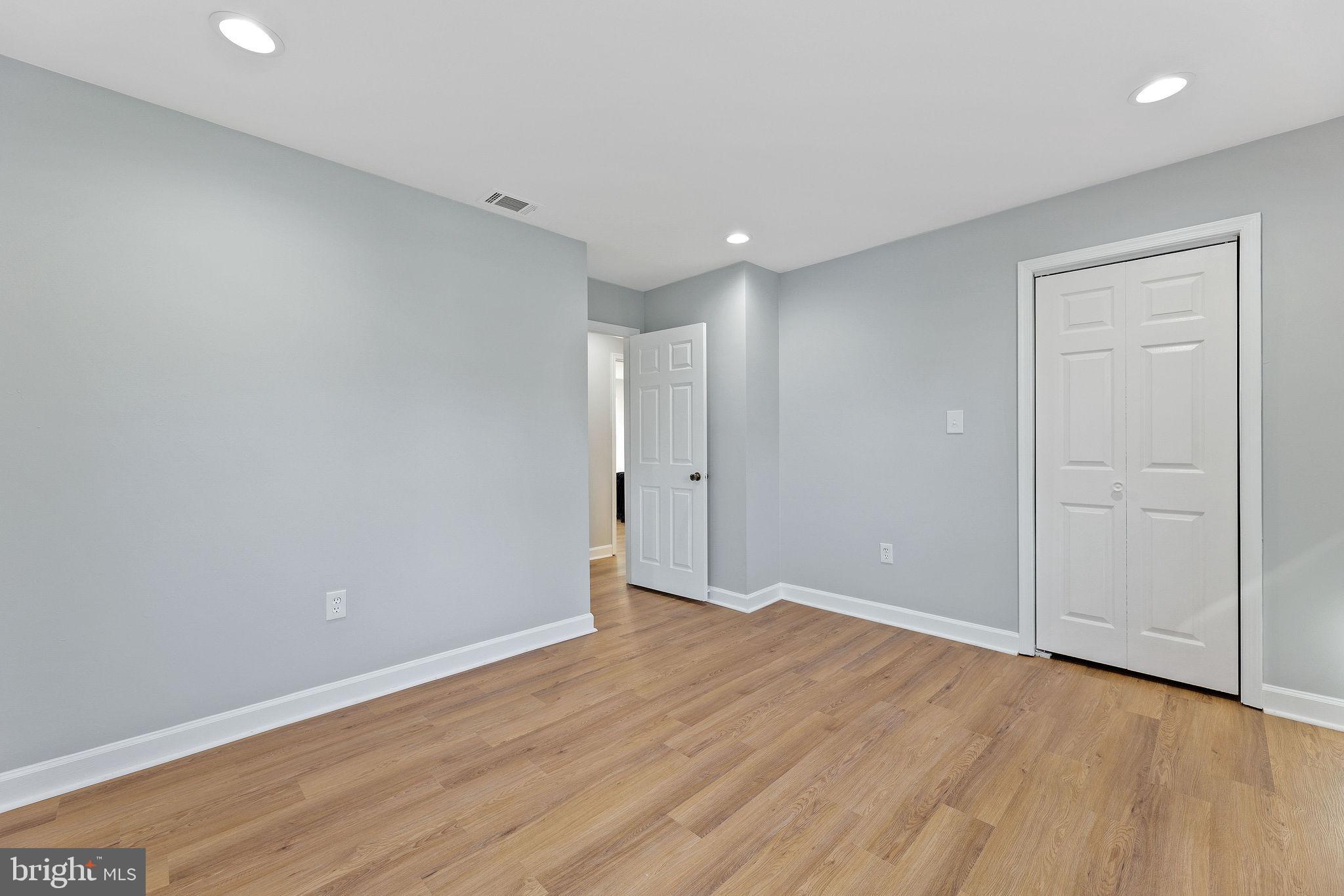 10131 Dwight Ave