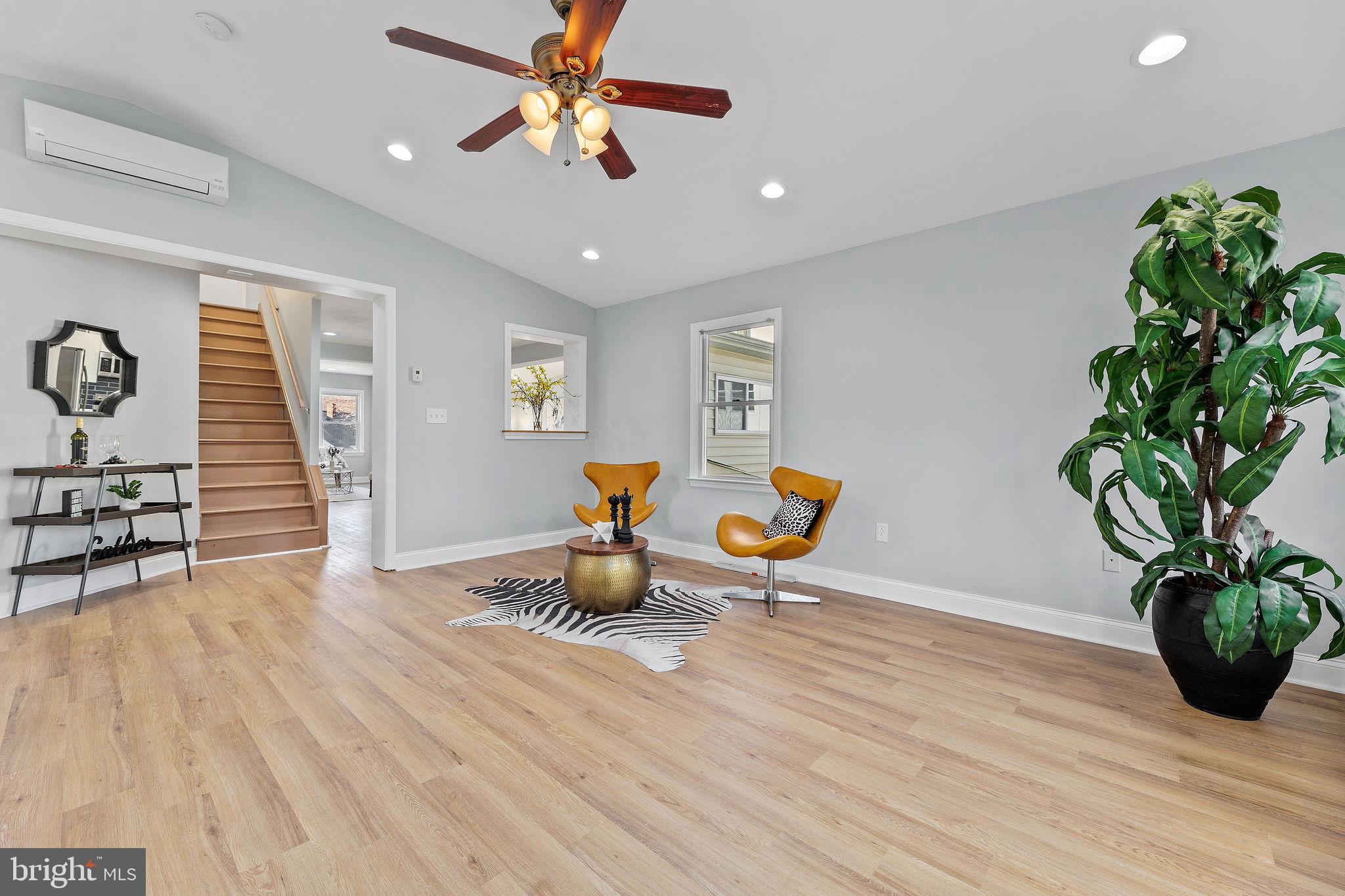 10131 Dwight Ave