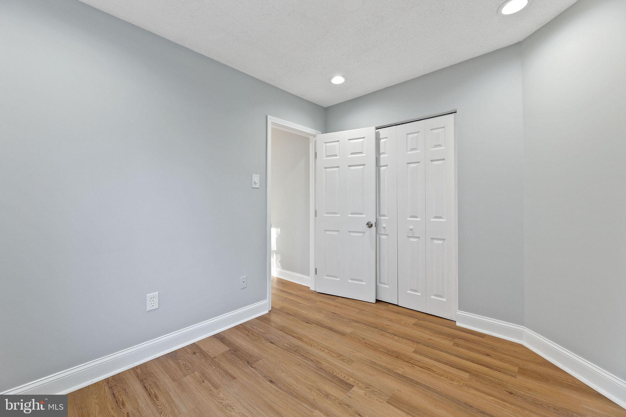 10131 Dwight Ave