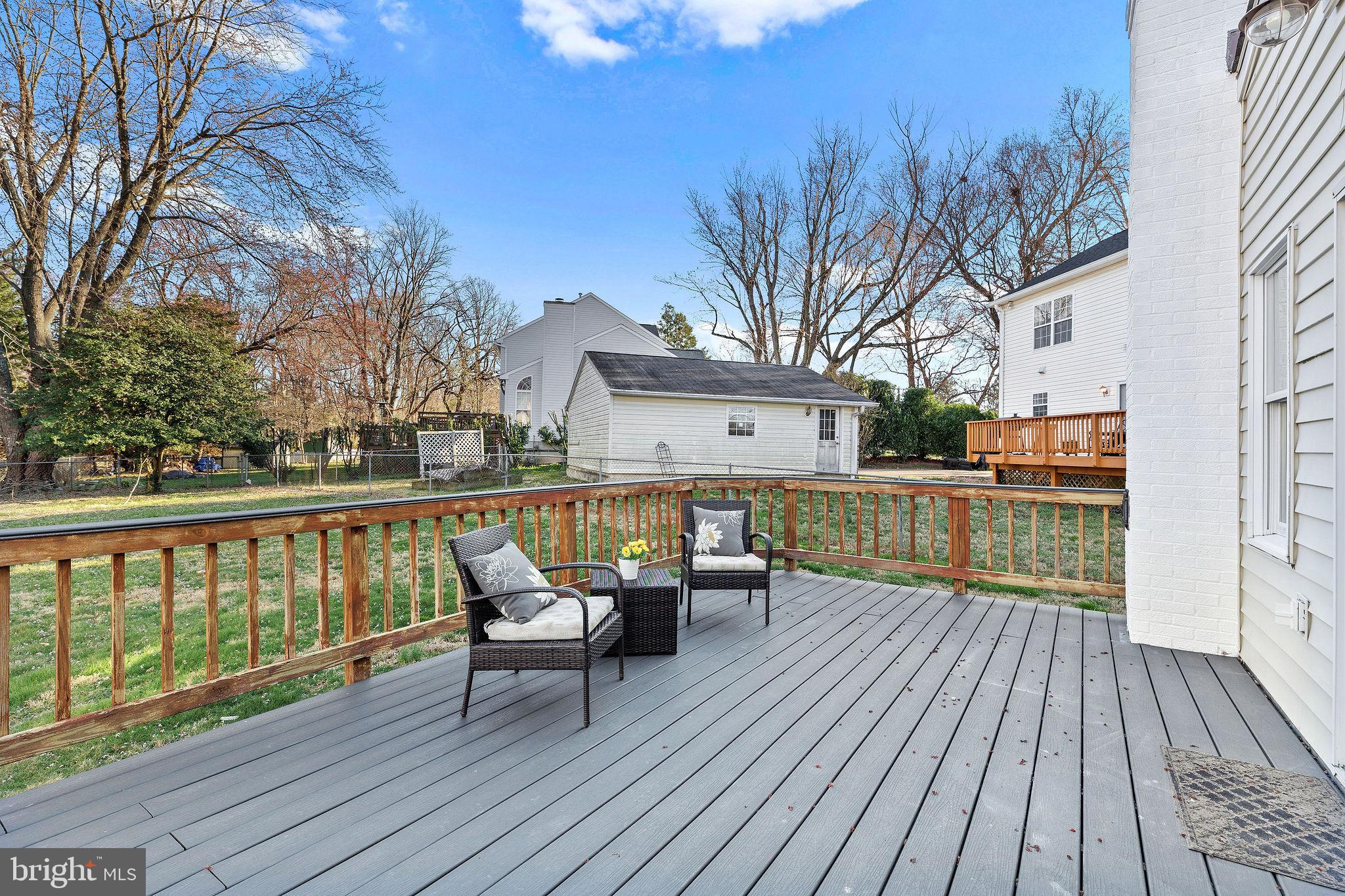 10131 Dwight Ave