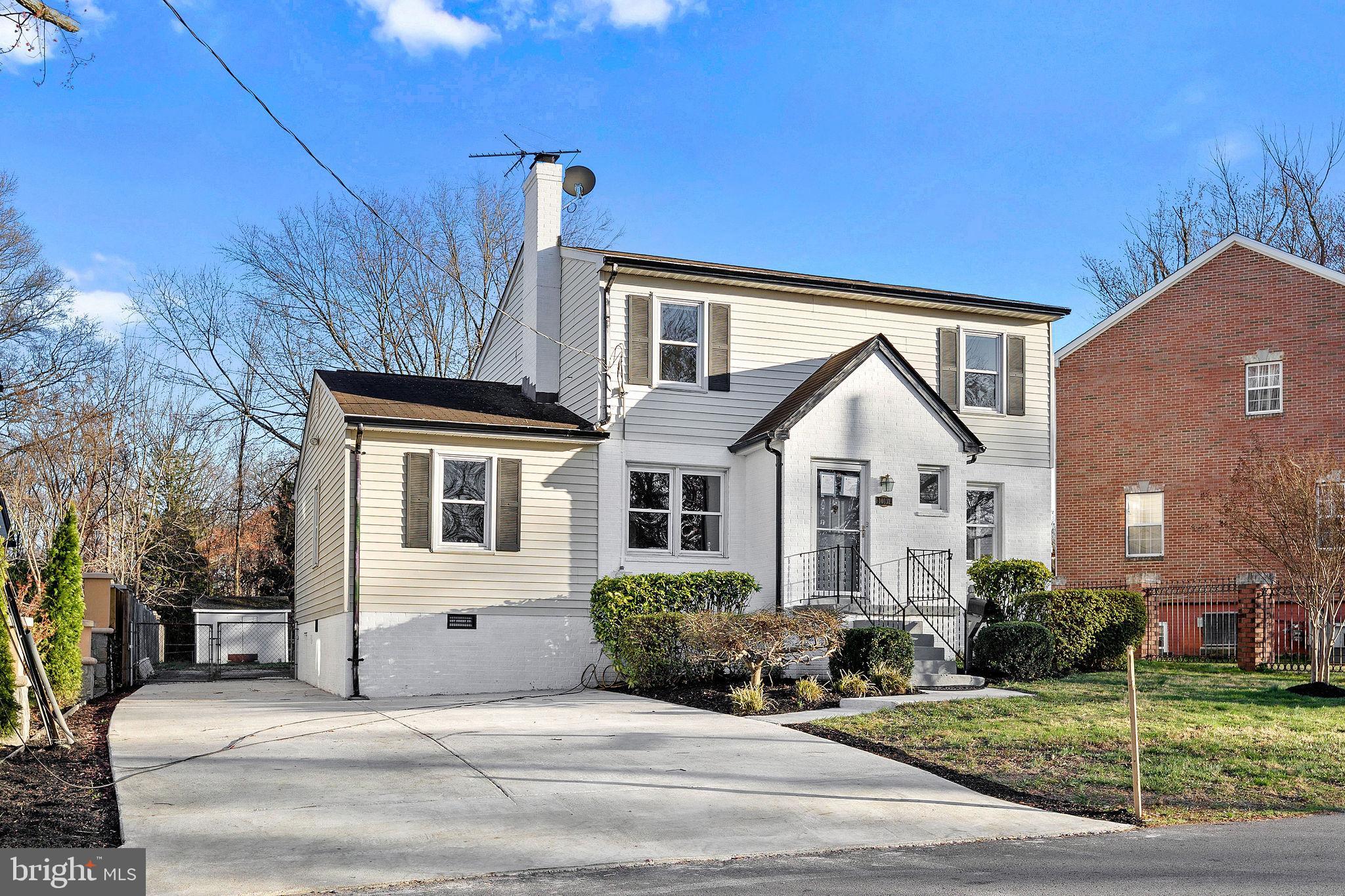 10131 Dwight Ave