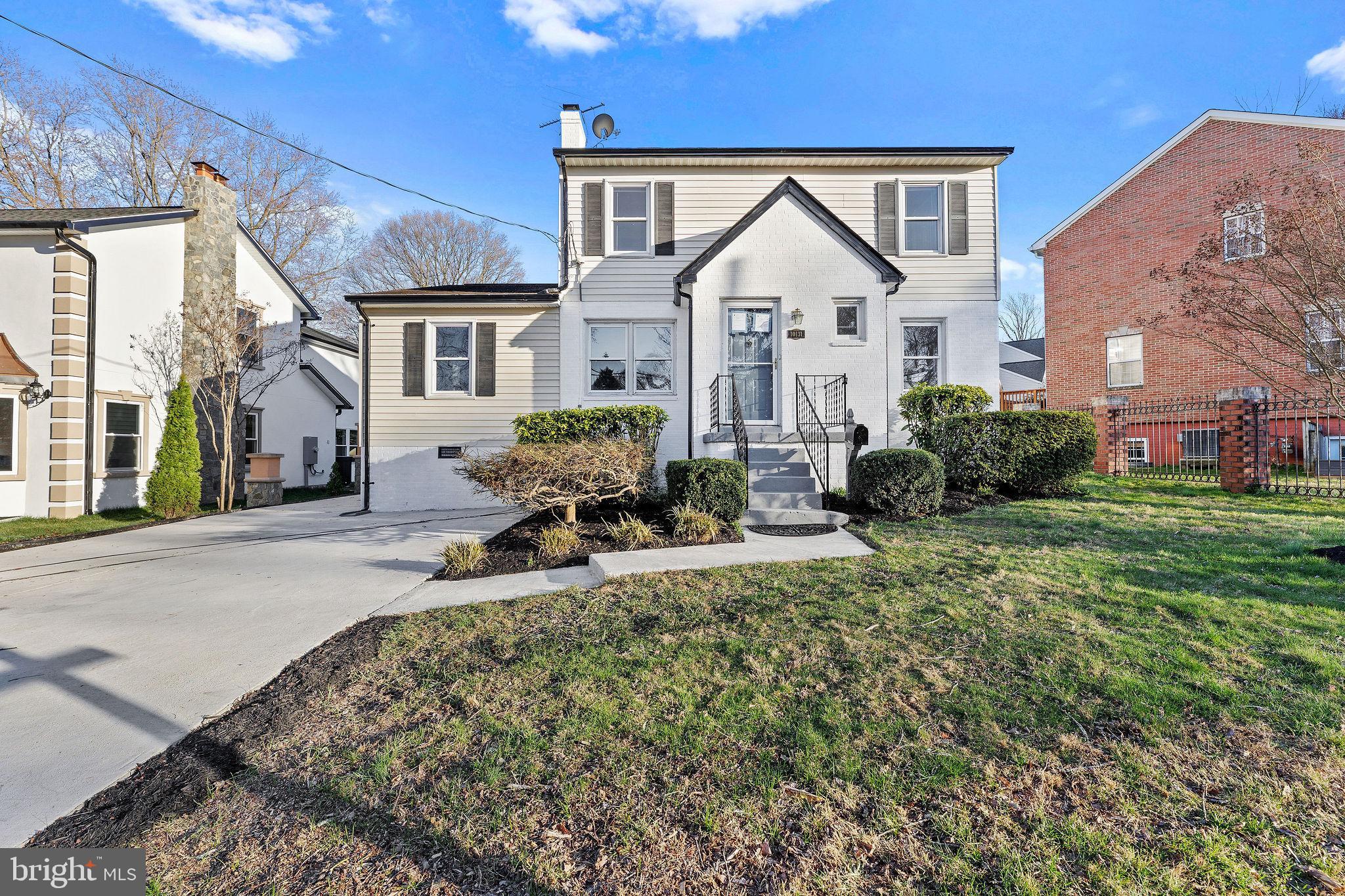 10131 Dwight Ave