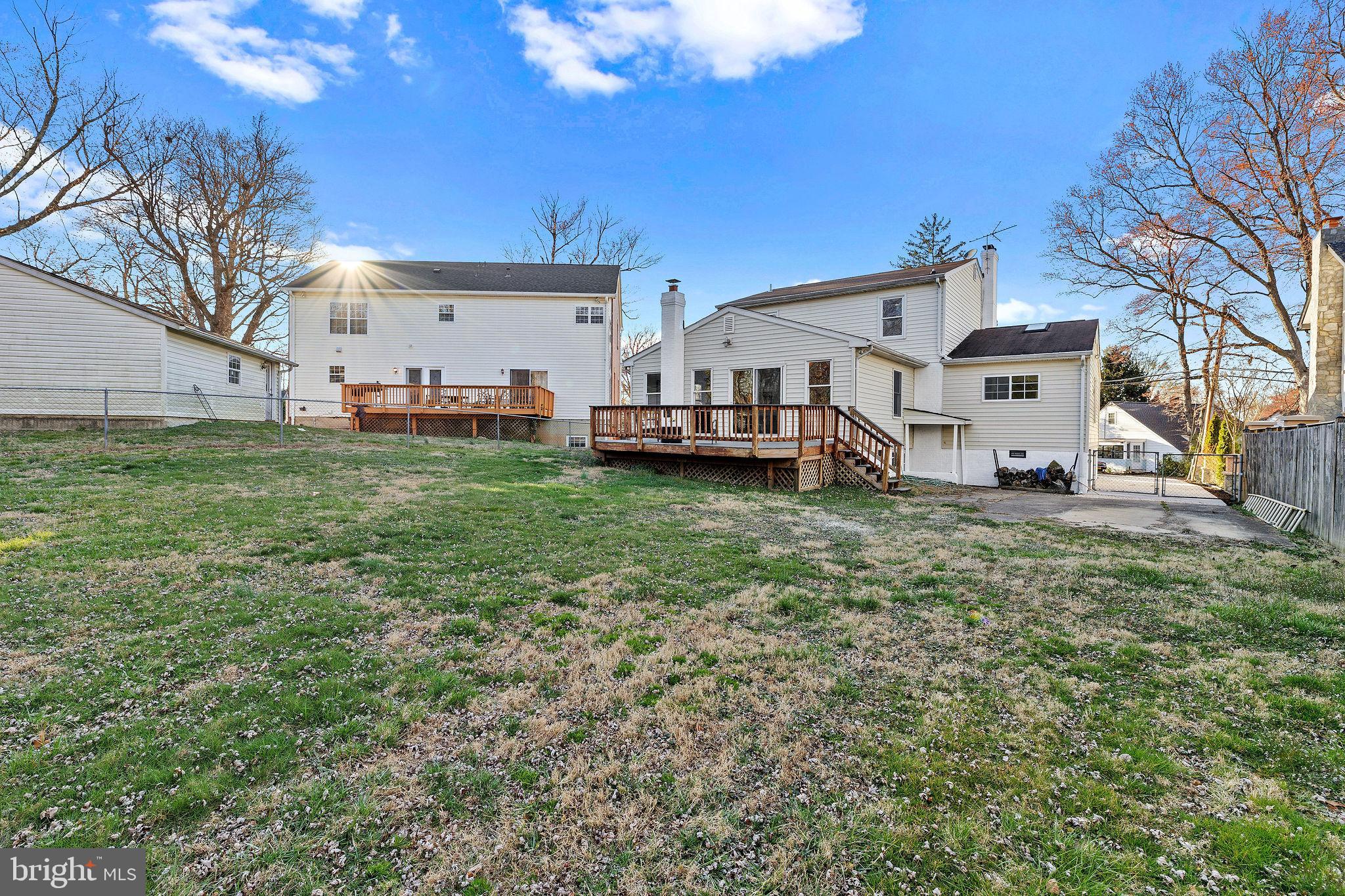 10131 Dwight Ave