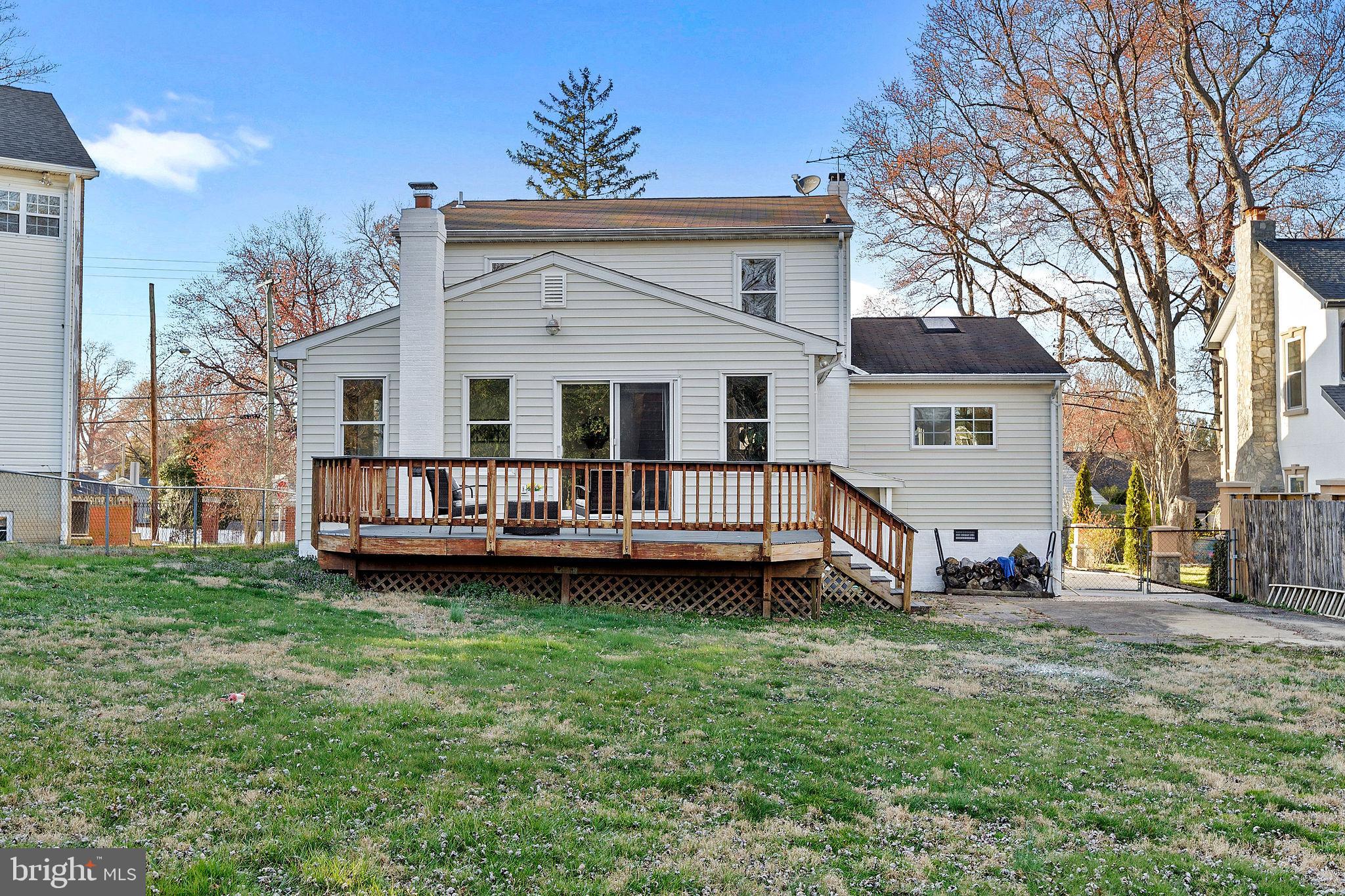 10131 Dwight Ave
