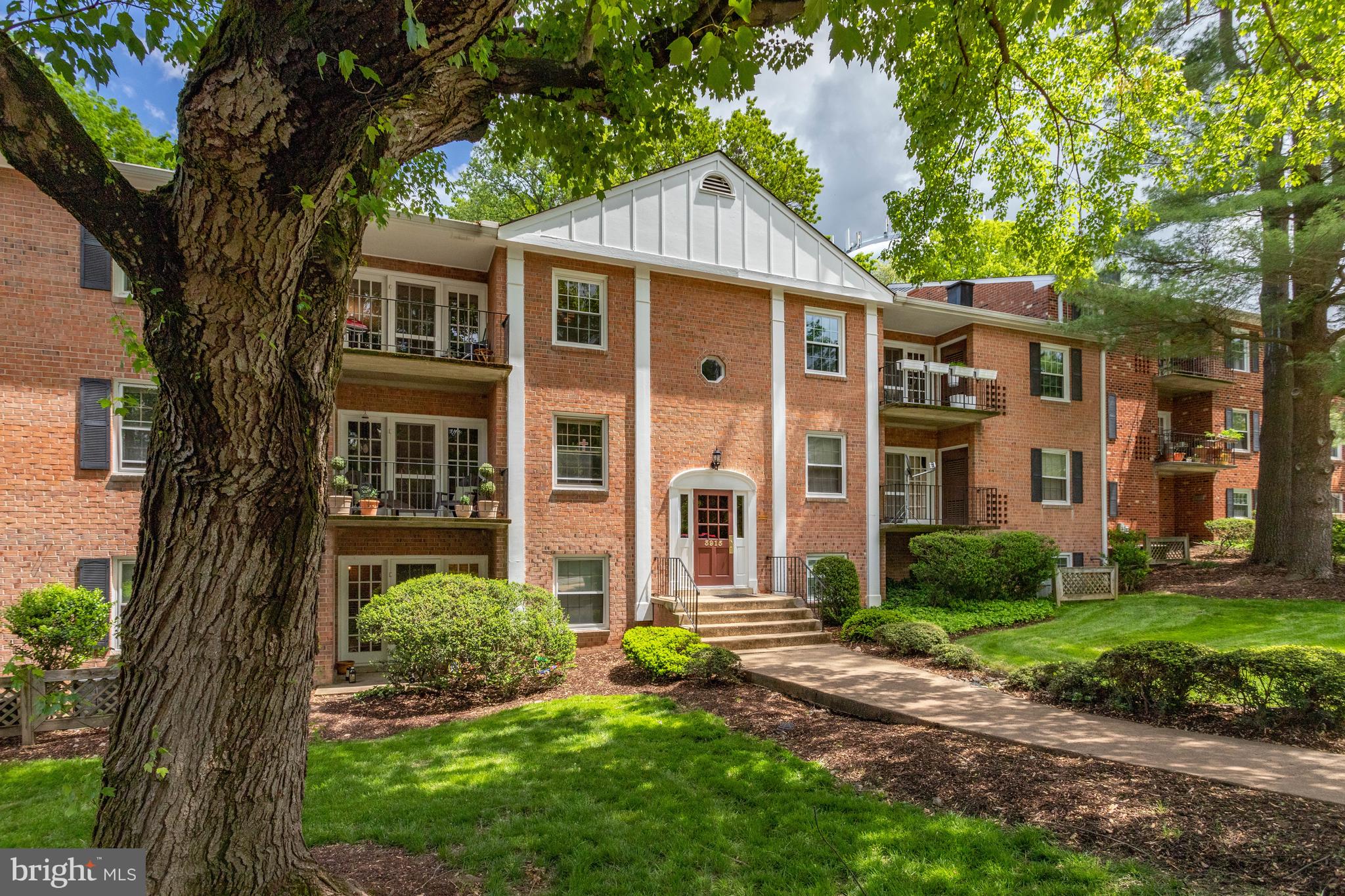 3915 Lyndhurst Dr #303