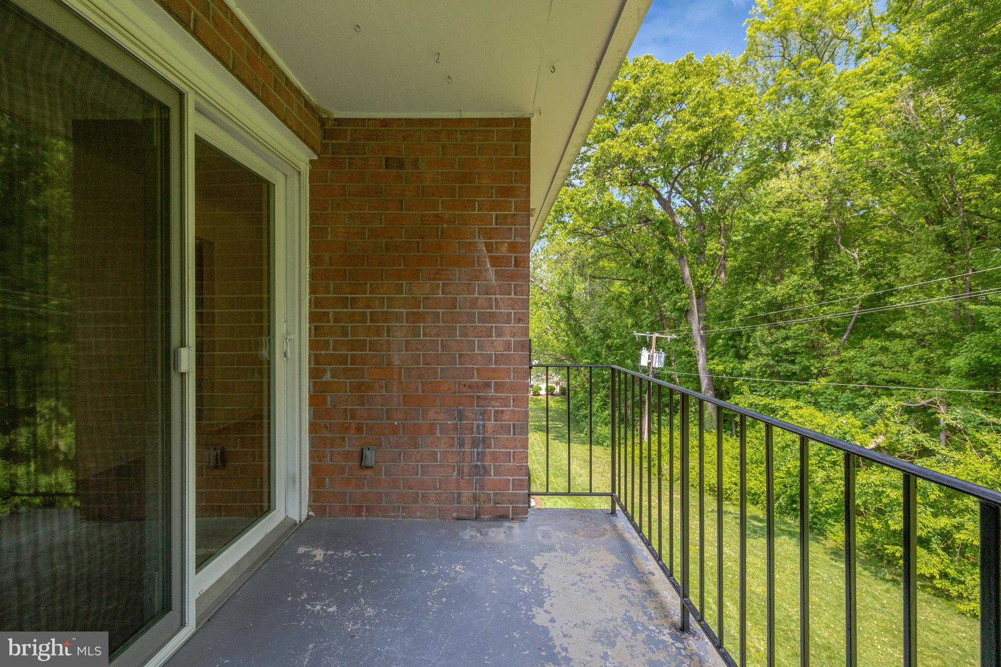 3915 Lyndhurst Dr #303