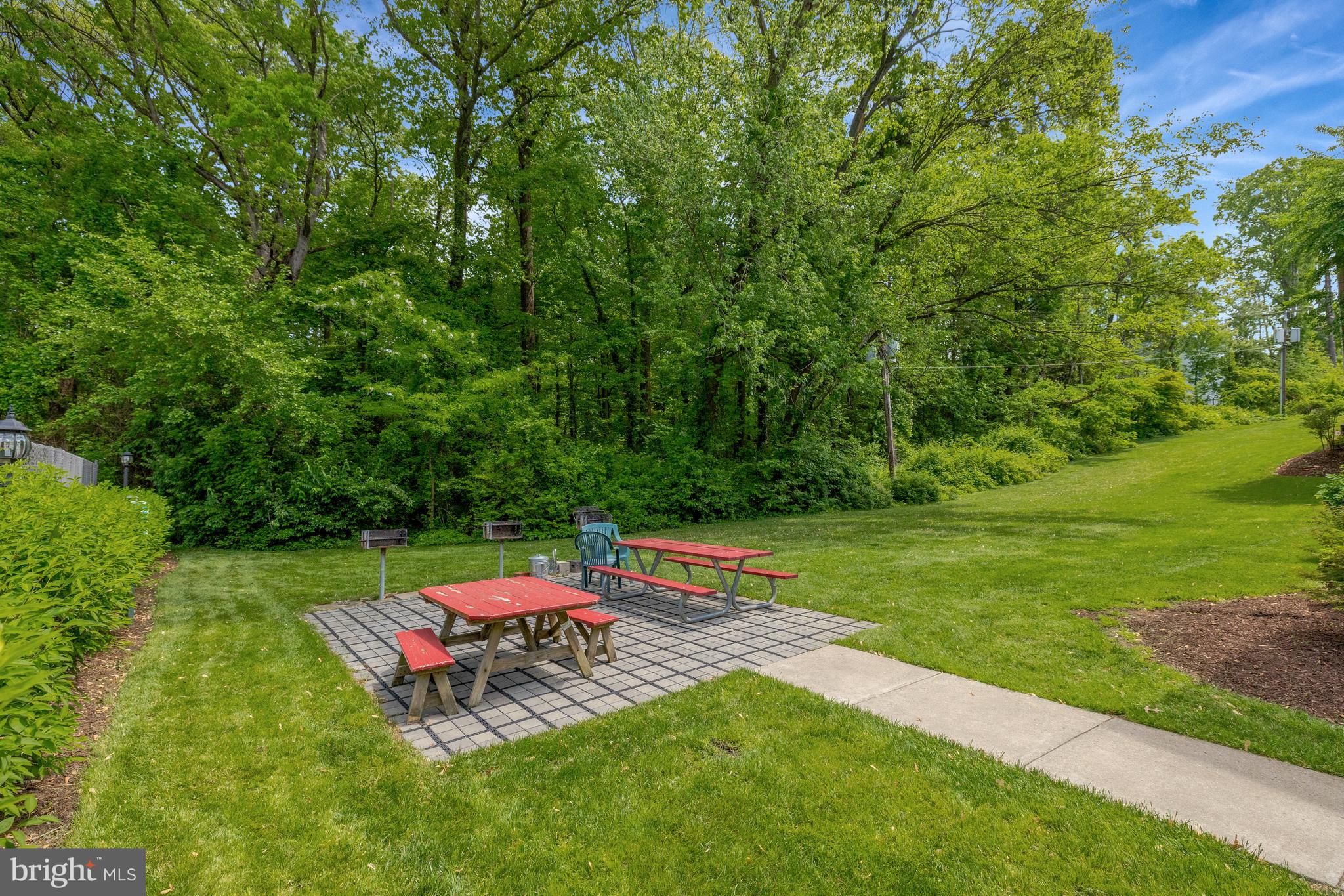 3915 Lyndhurst Dr #303
