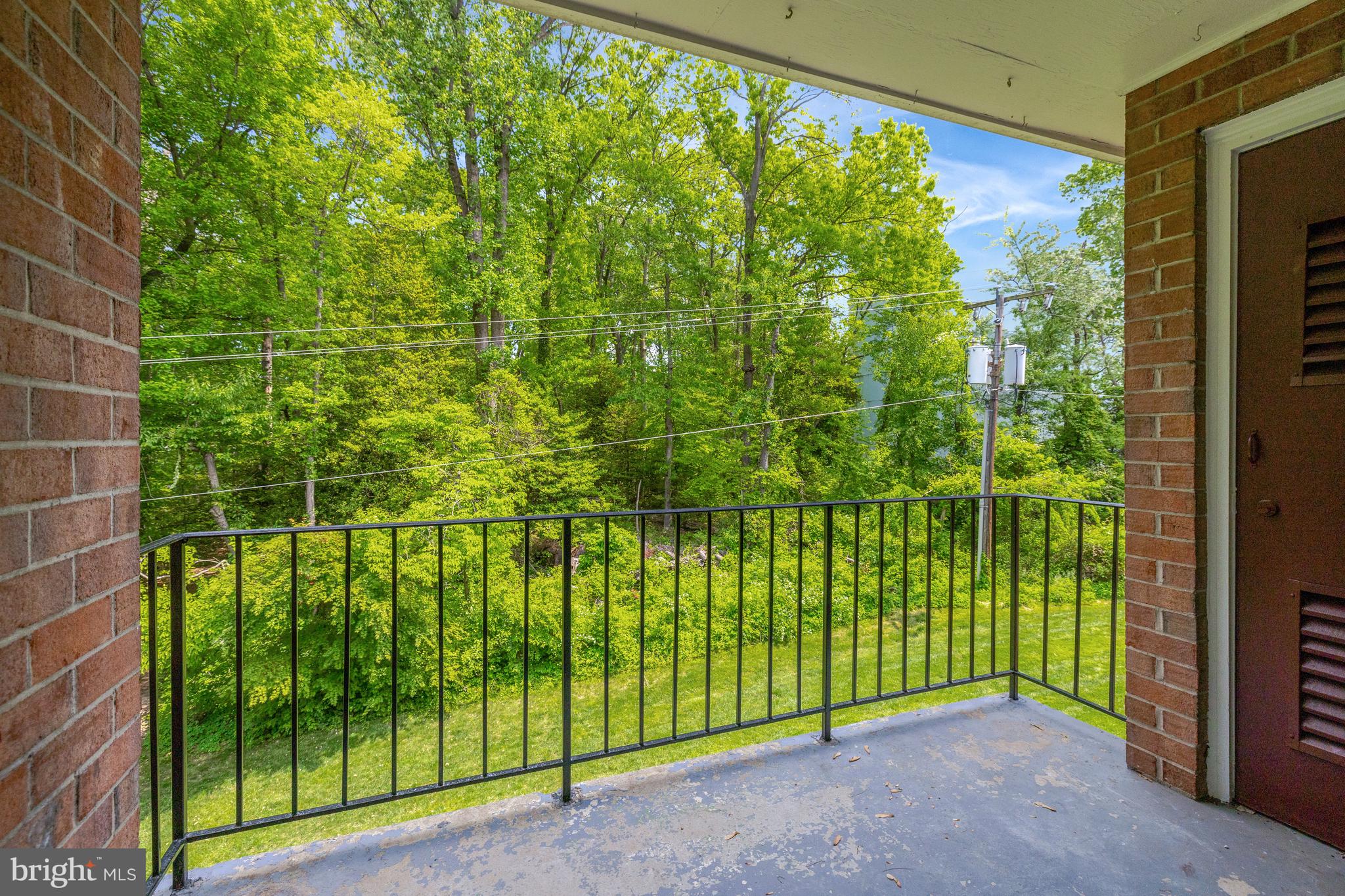 3915 Lyndhurst Dr #303
