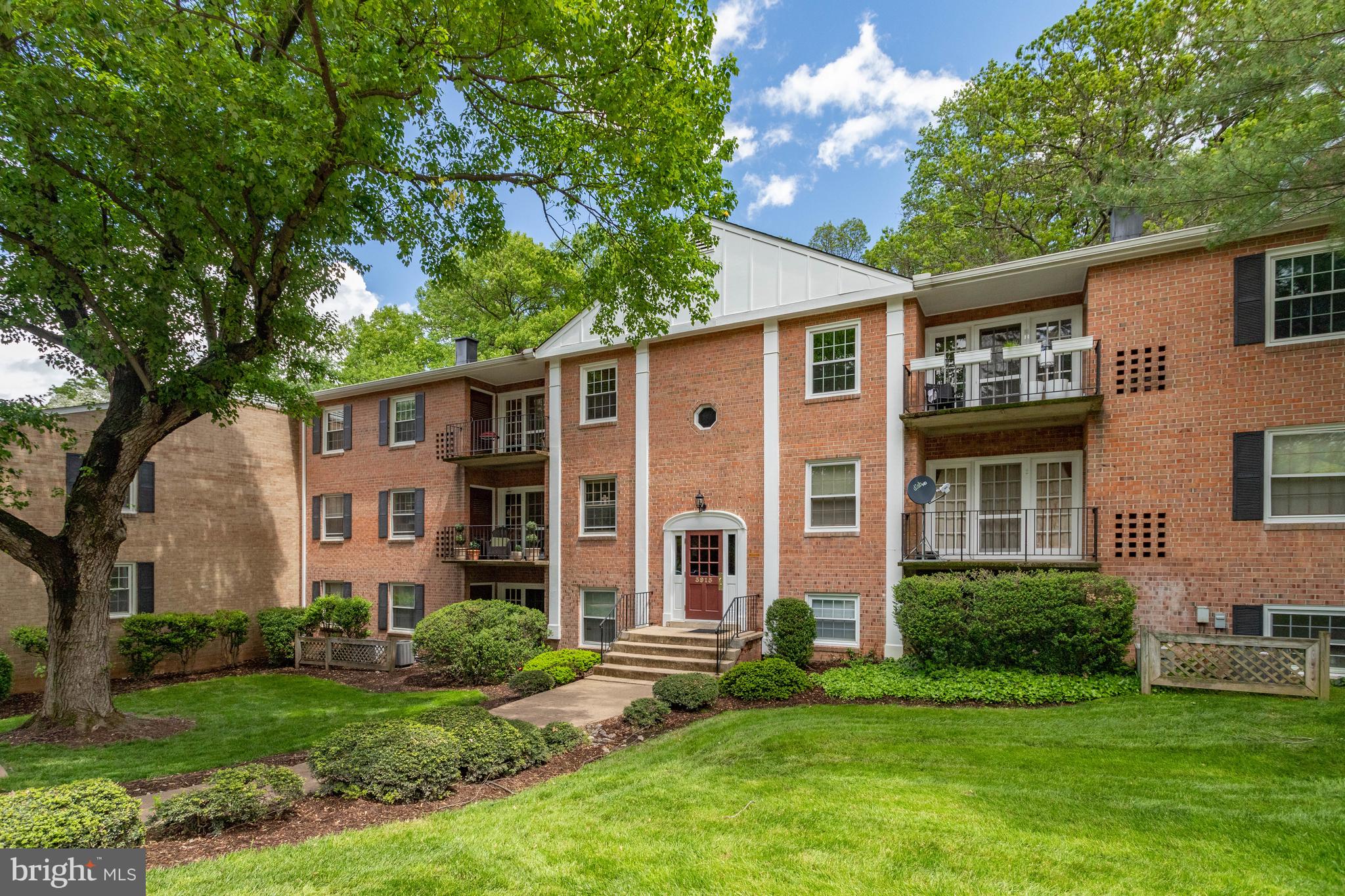 3915 Lyndhurst Dr #303