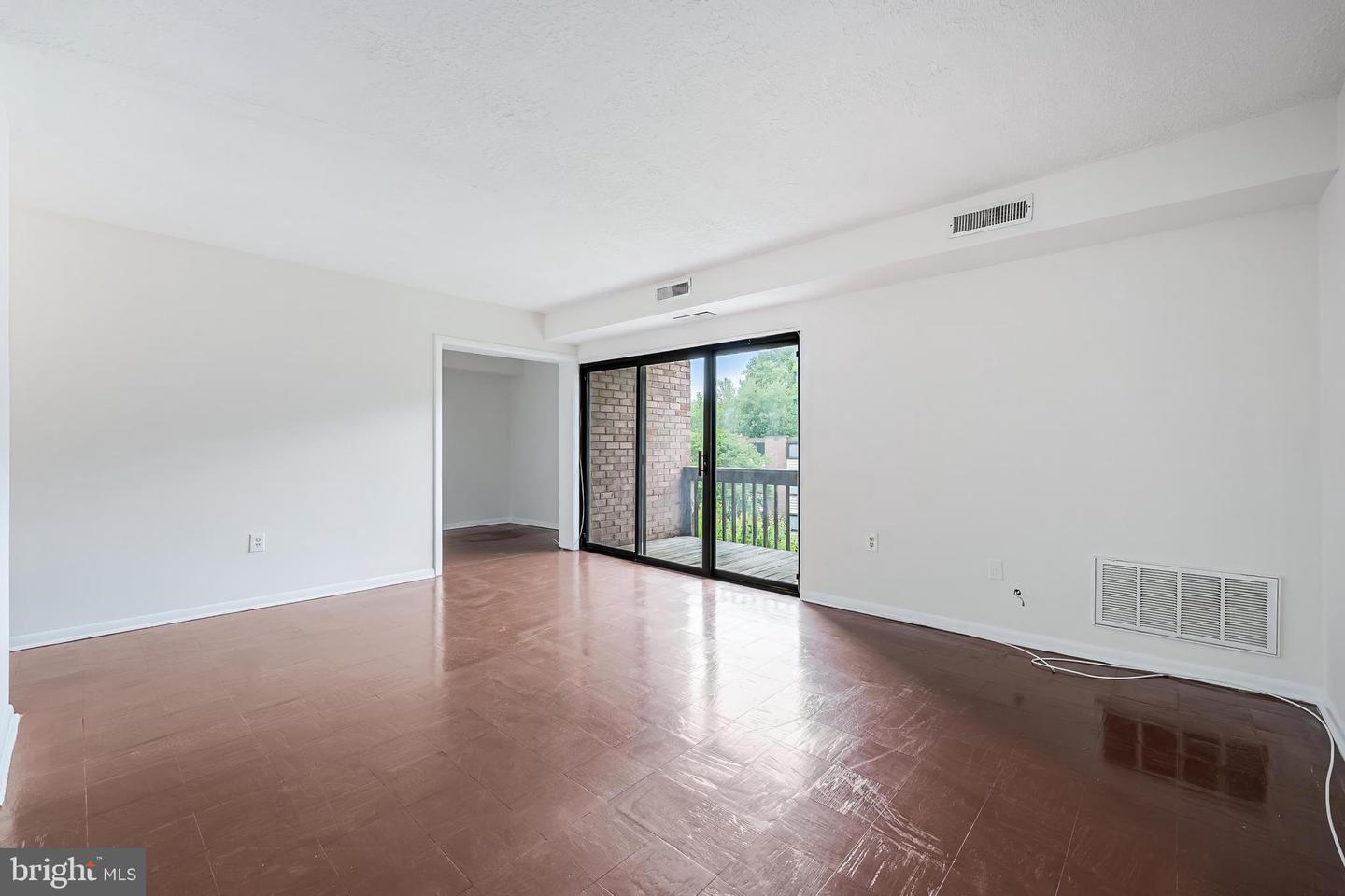 10723 West Dr #303