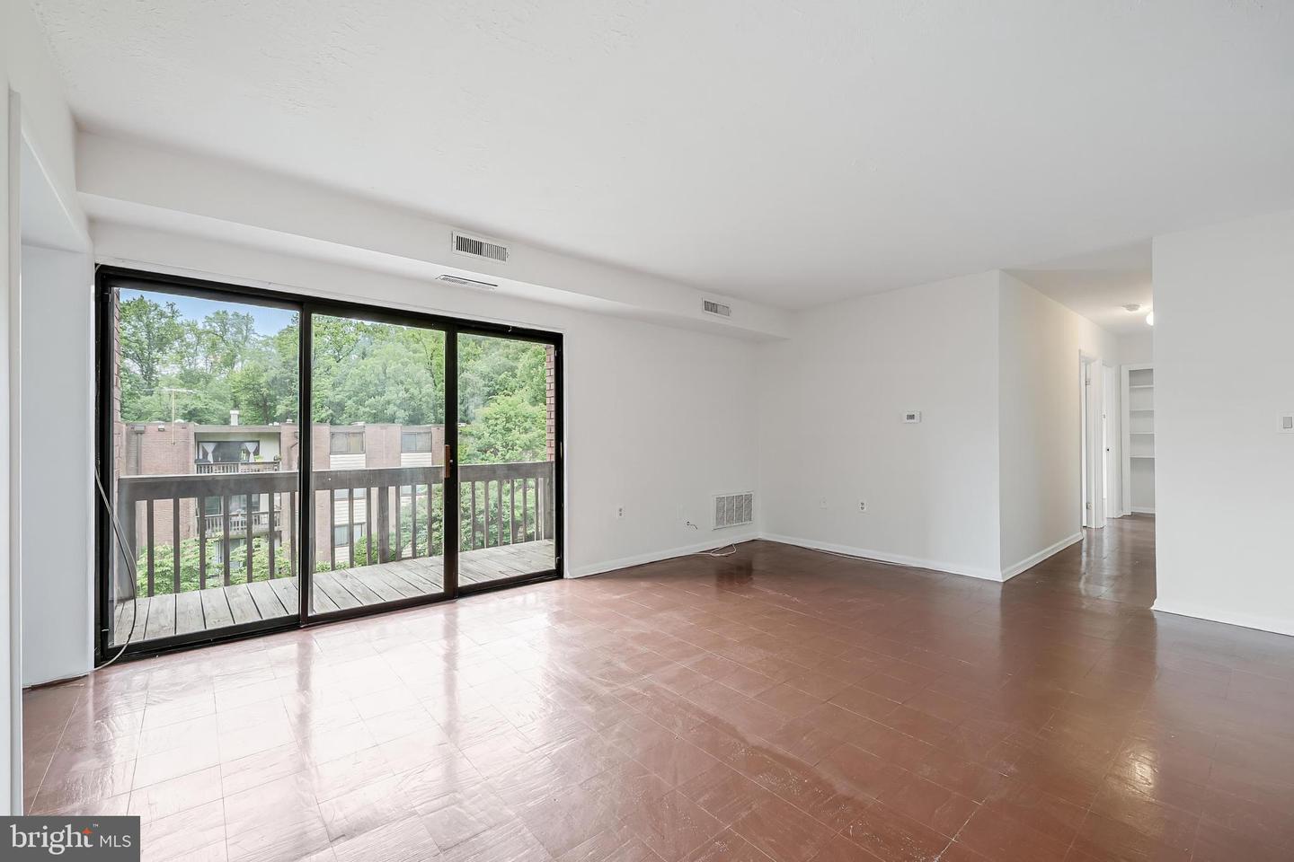 10723 West Dr #303